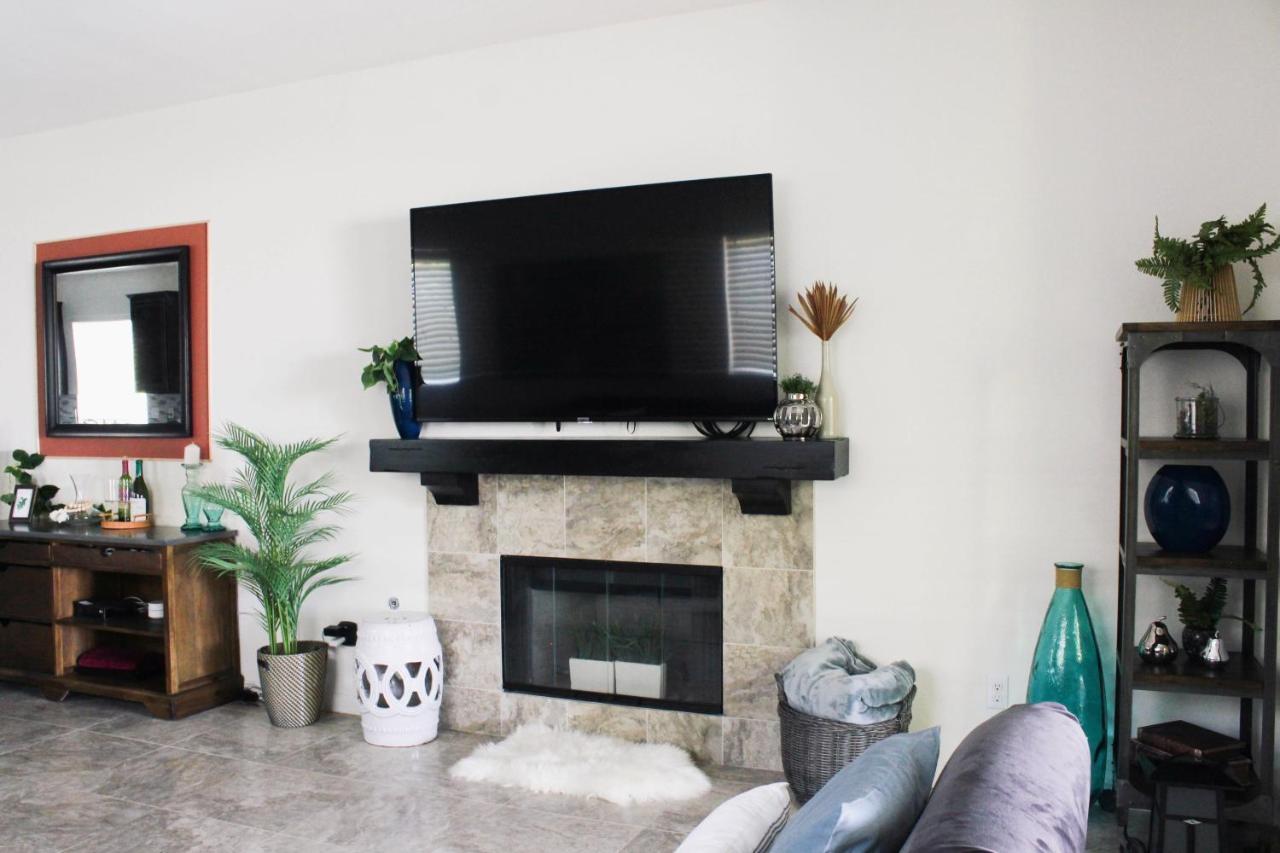 Entire Bungalow W/ Private Pool Near Palm Springs! Indio Exterior foto